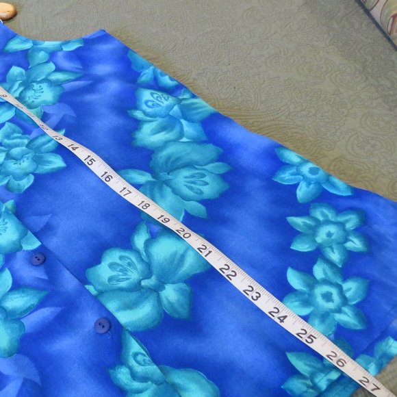 Sleeveless Collared Blouse - Picture 5 of 6